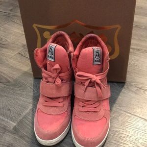 A good condition used Ash wedge sneaker
